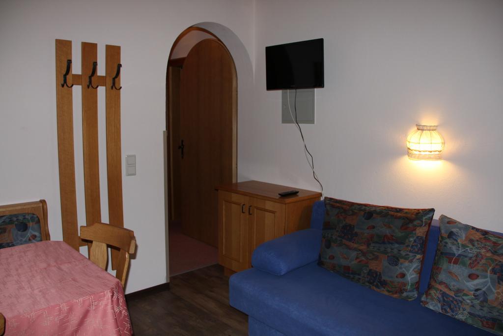 Haus Puit Mandarfen Pitztal Apartman Sankt Leonhard im Pitztal Szoba fotó