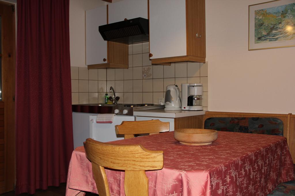 Haus Puit Mandarfen Pitztal Apartman Sankt Leonhard im Pitztal Szoba fotó